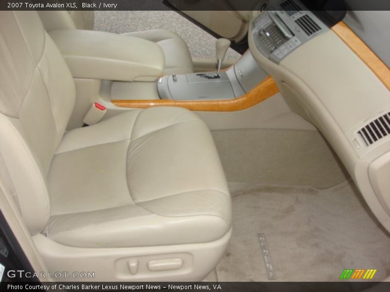 Black / Ivory 2007 Toyota Avalon XLS