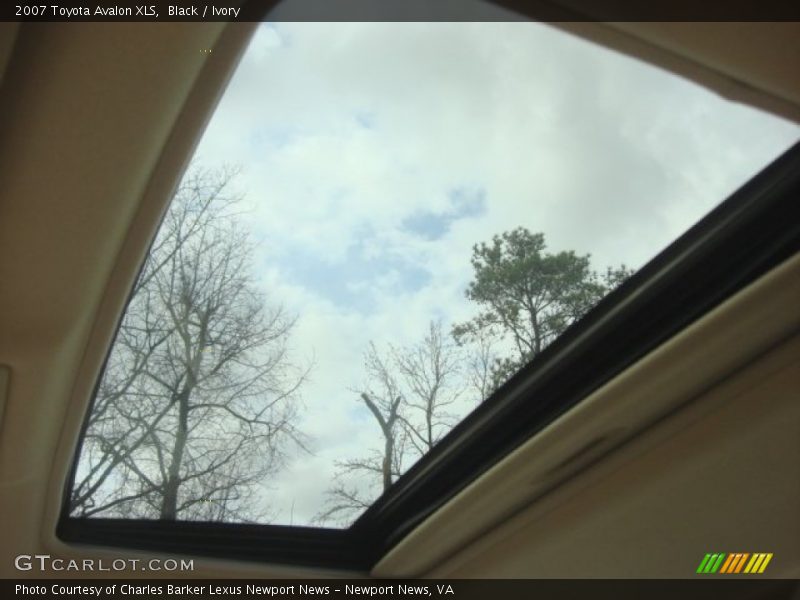 Black / Ivory 2007 Toyota Avalon XLS