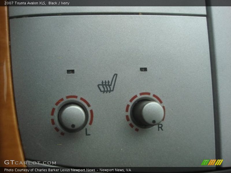 Black / Ivory 2007 Toyota Avalon XLS