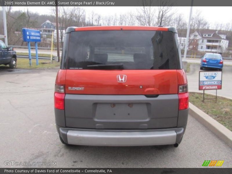 Sunset Orange Pearl / Black/Gray 2005 Honda Element EX AWD