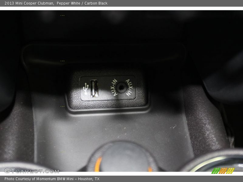 Pepper White / Carbon Black 2013 Mini Cooper Clubman