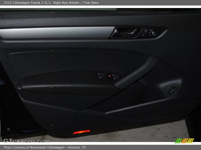 Night Blue Metallic / Titan Black 2013 Volkswagen Passat 2.5L S