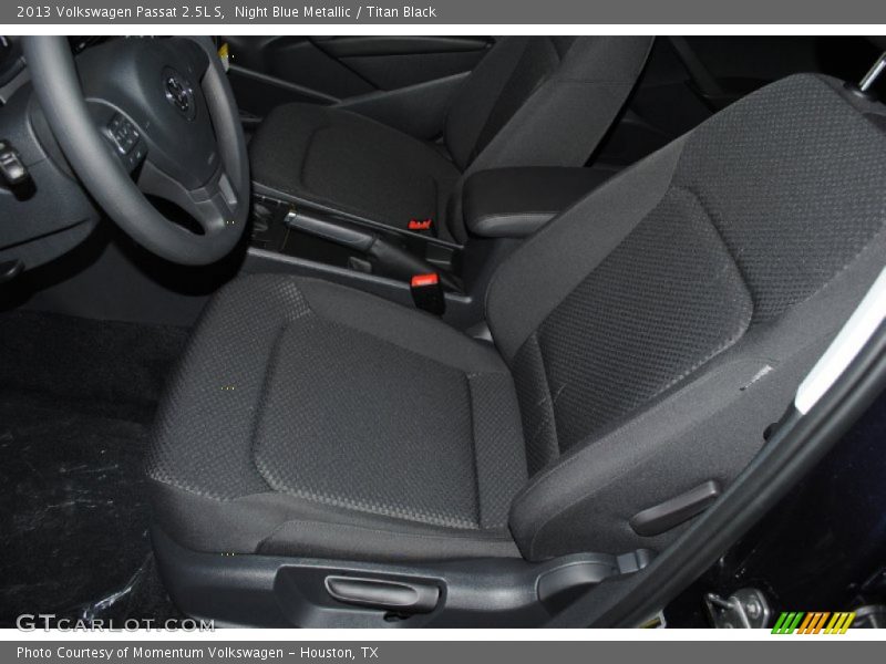 Night Blue Metallic / Titan Black 2013 Volkswagen Passat 2.5L S