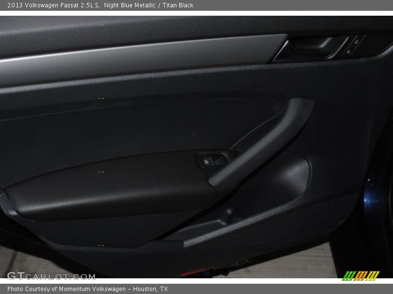 Night Blue Metallic / Titan Black 2013 Volkswagen Passat 2.5L S