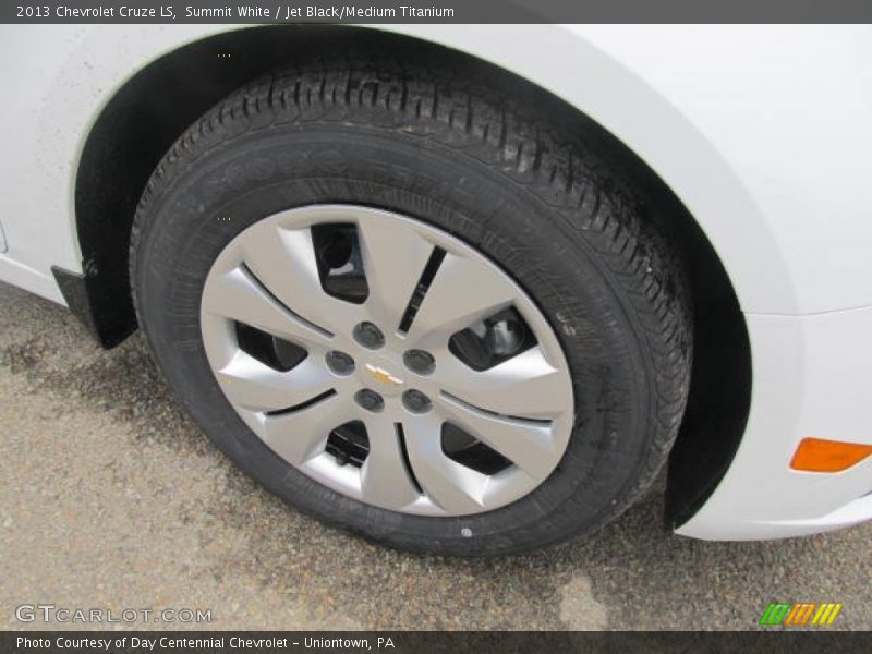 Summit White / Jet Black/Medium Titanium 2013 Chevrolet Cruze LS