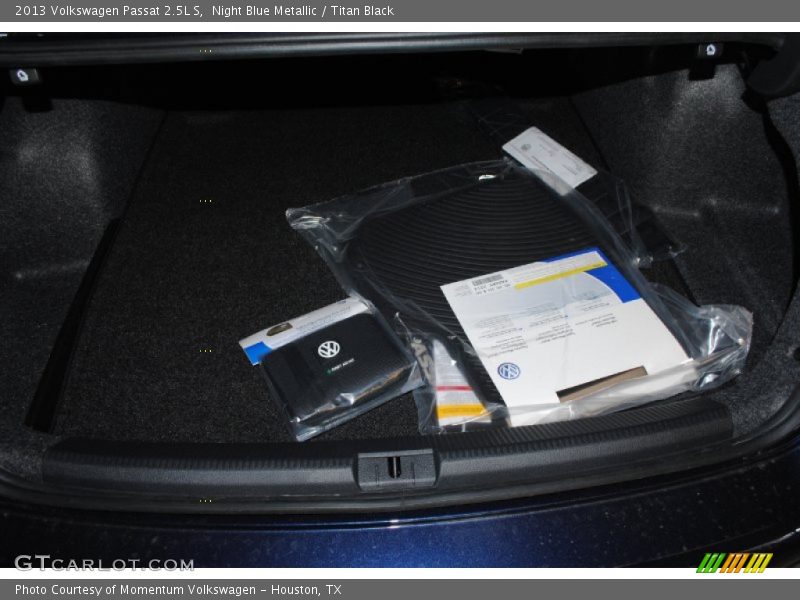 Night Blue Metallic / Titan Black 2013 Volkswagen Passat 2.5L S