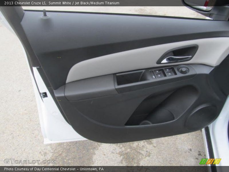 Summit White / Jet Black/Medium Titanium 2013 Chevrolet Cruze LS