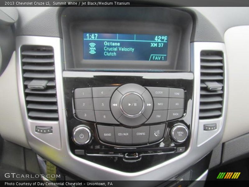 Summit White / Jet Black/Medium Titanium 2013 Chevrolet Cruze LS