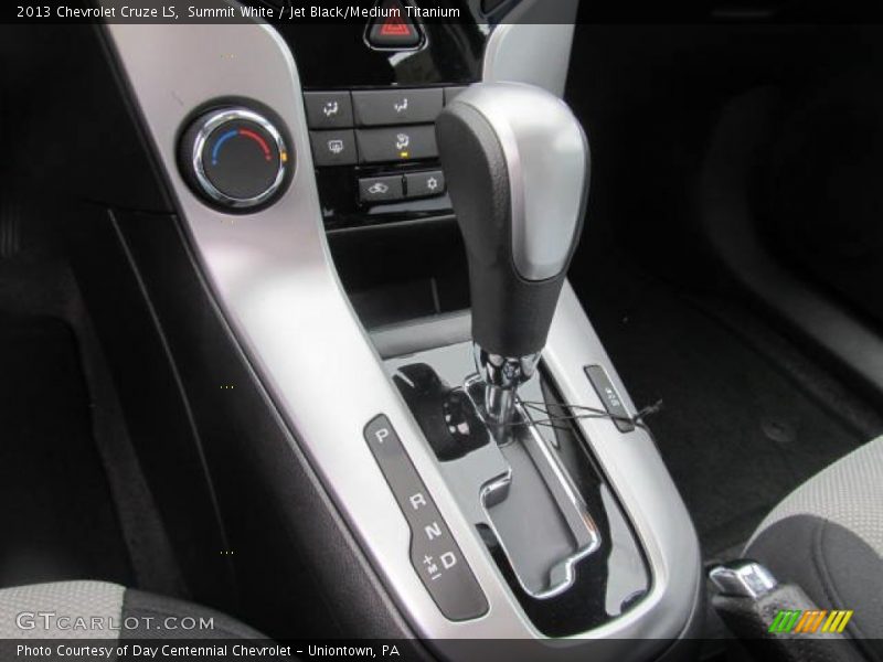 Summit White / Jet Black/Medium Titanium 2013 Chevrolet Cruze LS