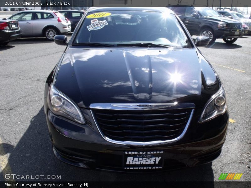 Black / Black 2011 Chrysler 200 S