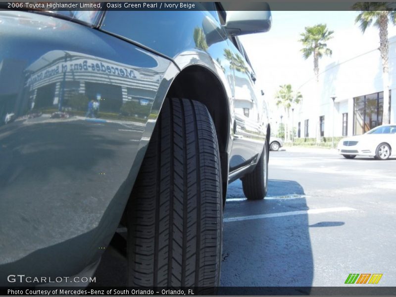 Oasis Green Pearl / Ivory Beige 2006 Toyota Highlander Limited