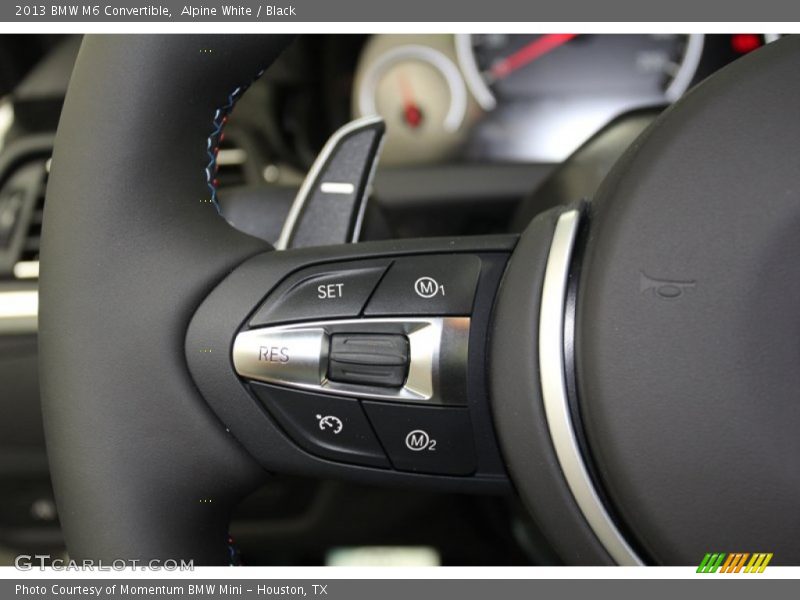 Controls of 2013 M6 Convertible