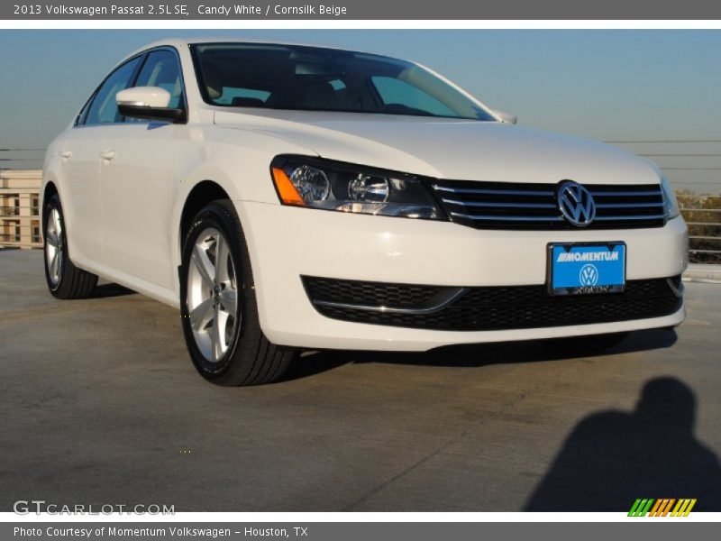Candy White / Cornsilk Beige 2013 Volkswagen Passat 2.5L SE