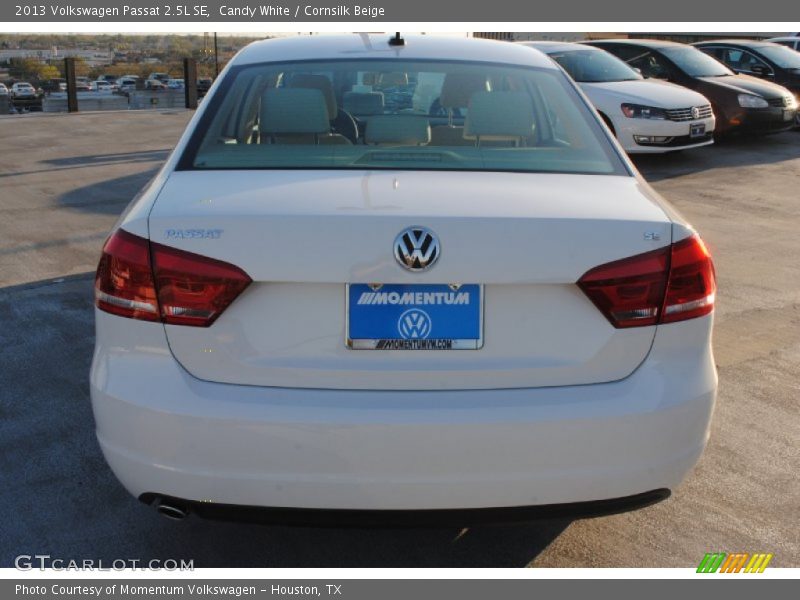 Candy White / Cornsilk Beige 2013 Volkswagen Passat 2.5L SE