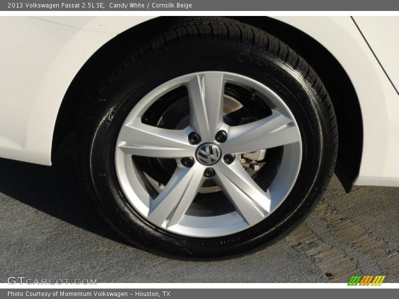 Candy White / Cornsilk Beige 2013 Volkswagen Passat 2.5L SE