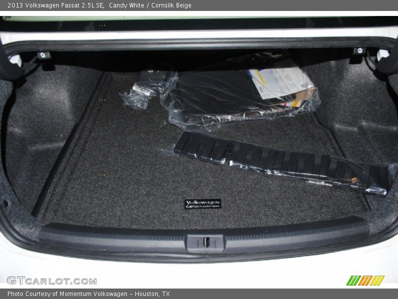 Candy White / Cornsilk Beige 2013 Volkswagen Passat 2.5L SE