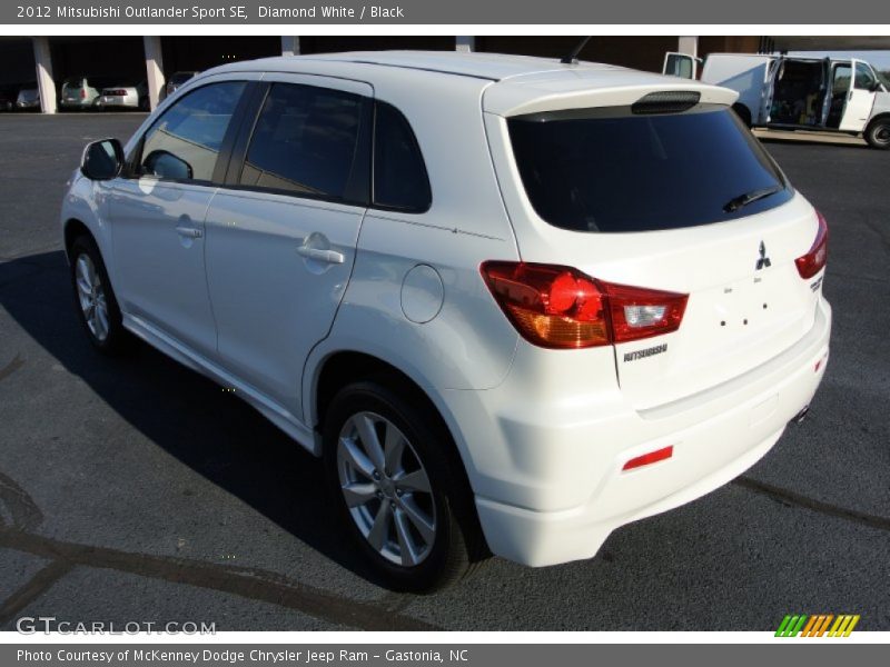 Diamond White / Black 2012 Mitsubishi Outlander Sport SE