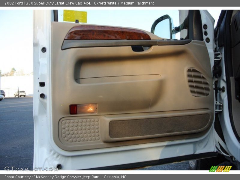 Oxford White / Medium Parchment 2002 Ford F350 Super Duty Lariat Crew Cab 4x4
