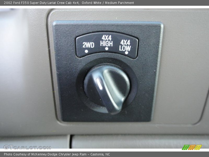 Oxford White / Medium Parchment 2002 Ford F350 Super Duty Lariat Crew Cab 4x4