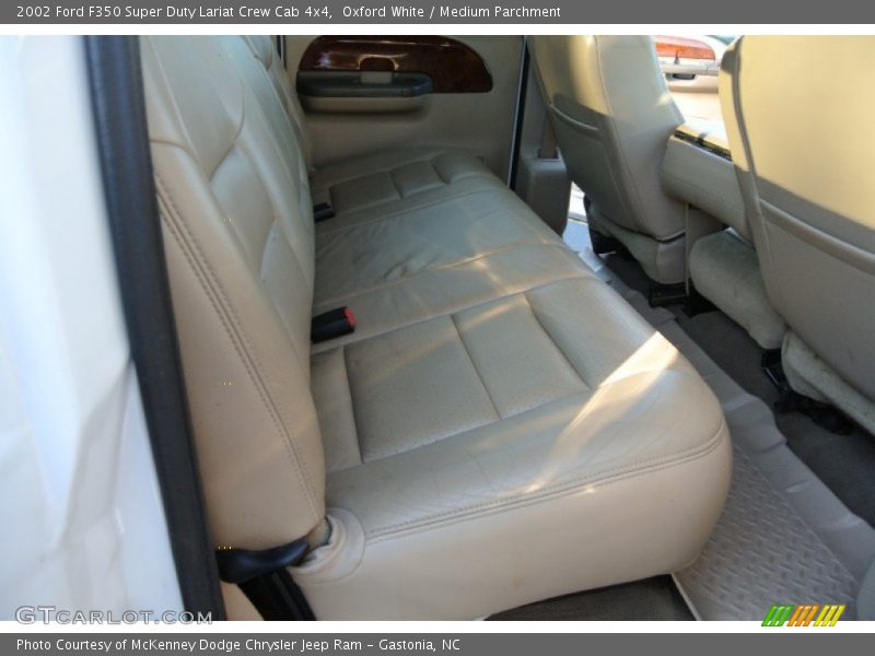 Oxford White / Medium Parchment 2002 Ford F350 Super Duty Lariat Crew Cab 4x4