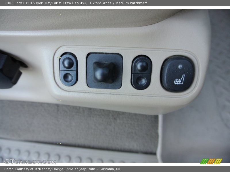 Oxford White / Medium Parchment 2002 Ford F350 Super Duty Lariat Crew Cab 4x4