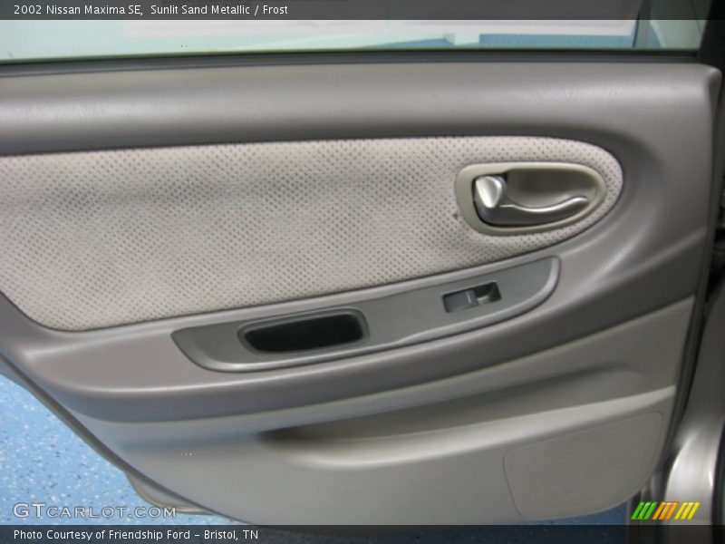 Sunlit Sand Metallic / Frost 2002 Nissan Maxima SE