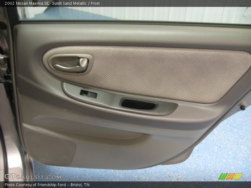 Sunlit Sand Metallic / Frost 2002 Nissan Maxima SE
