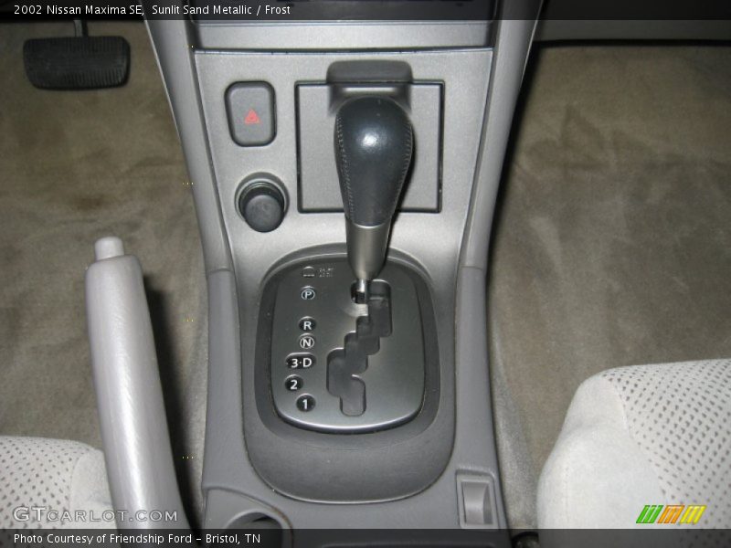 Sunlit Sand Metallic / Frost 2002 Nissan Maxima SE