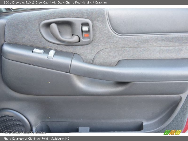 Dark Cherry Red Metallic / Graphite 2001 Chevrolet S10 LS Crew Cab 4x4