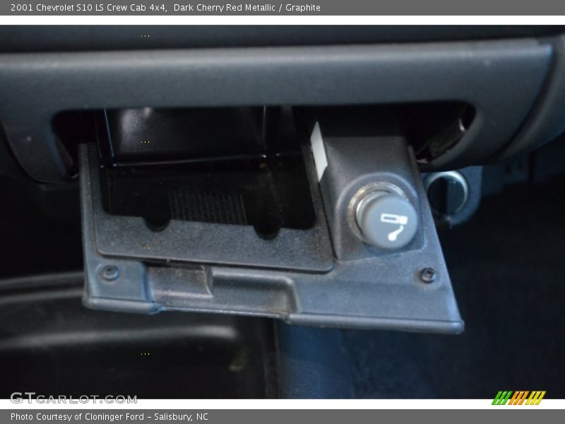 Dark Cherry Red Metallic / Graphite 2001 Chevrolet S10 LS Crew Cab 4x4