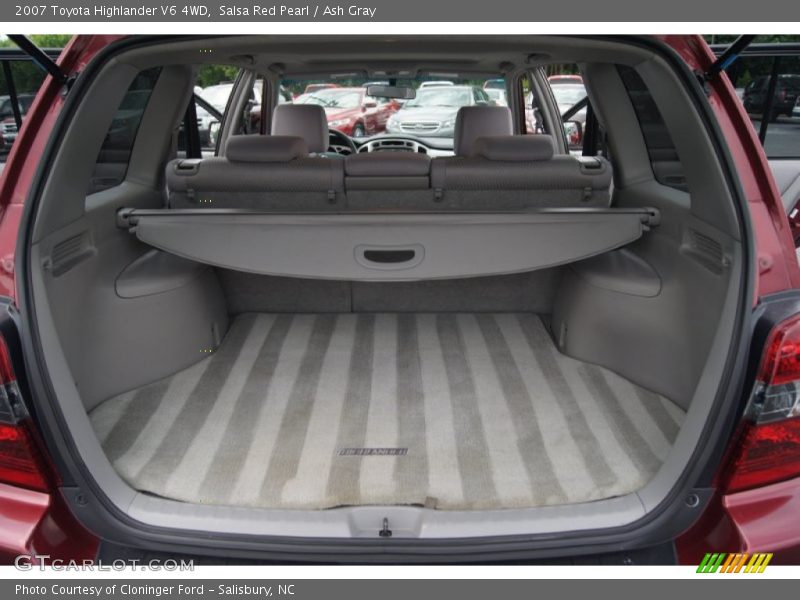  2007 Highlander V6 4WD Trunk