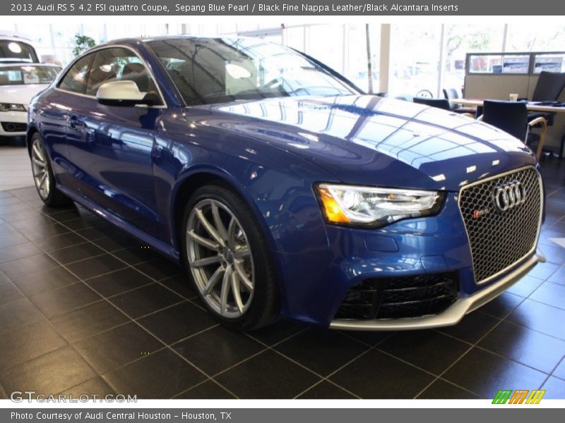 Front 3/4 View of 2013 RS 5 4.2 FSI quattro Coupe