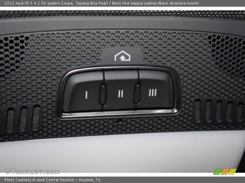 Controls of 2013 RS 5 4.2 FSI quattro Coupe
