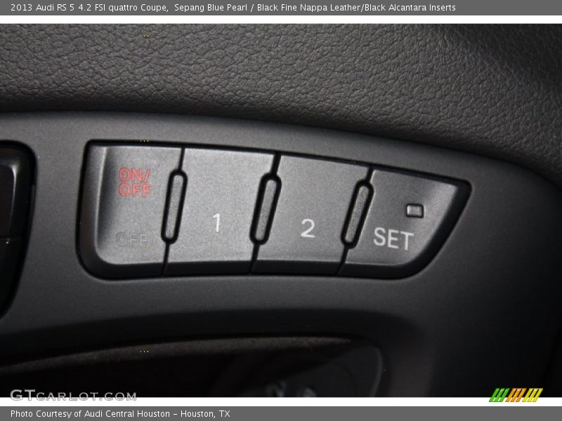 Controls of 2013 RS 5 4.2 FSI quattro Coupe