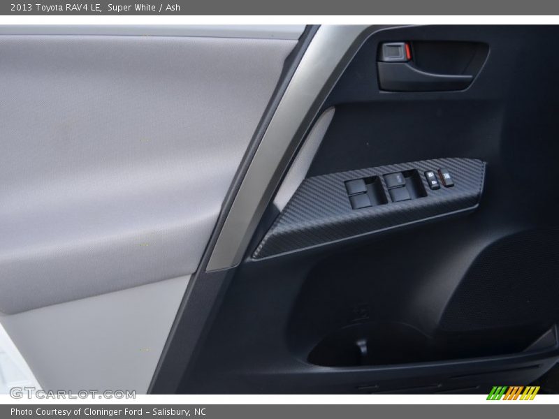 Super White / Ash 2013 Toyota RAV4 LE