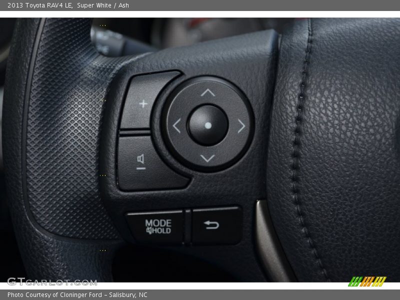 Super White / Ash 2013 Toyota RAV4 LE