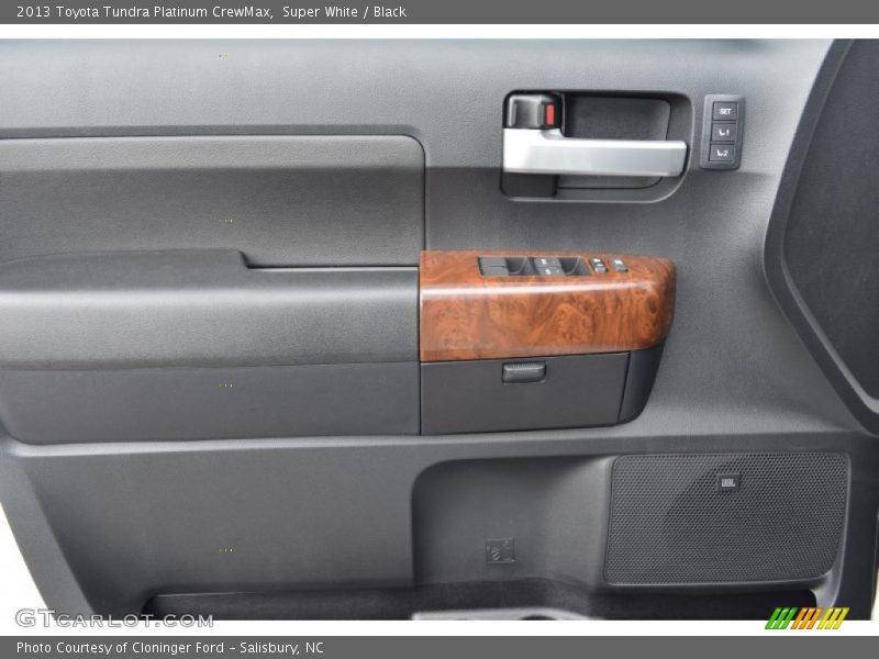 Super White / Black 2013 Toyota Tundra Platinum CrewMax