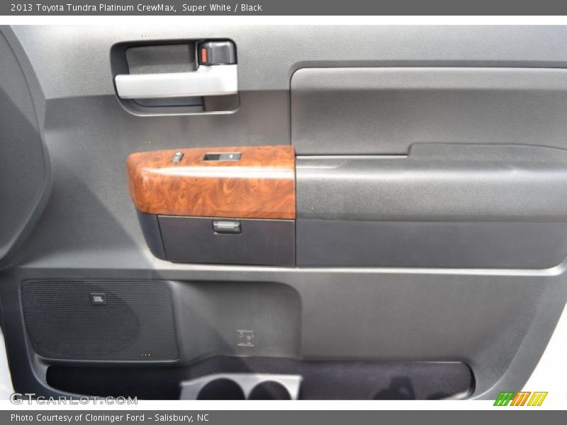 Super White / Black 2013 Toyota Tundra Platinum CrewMax
