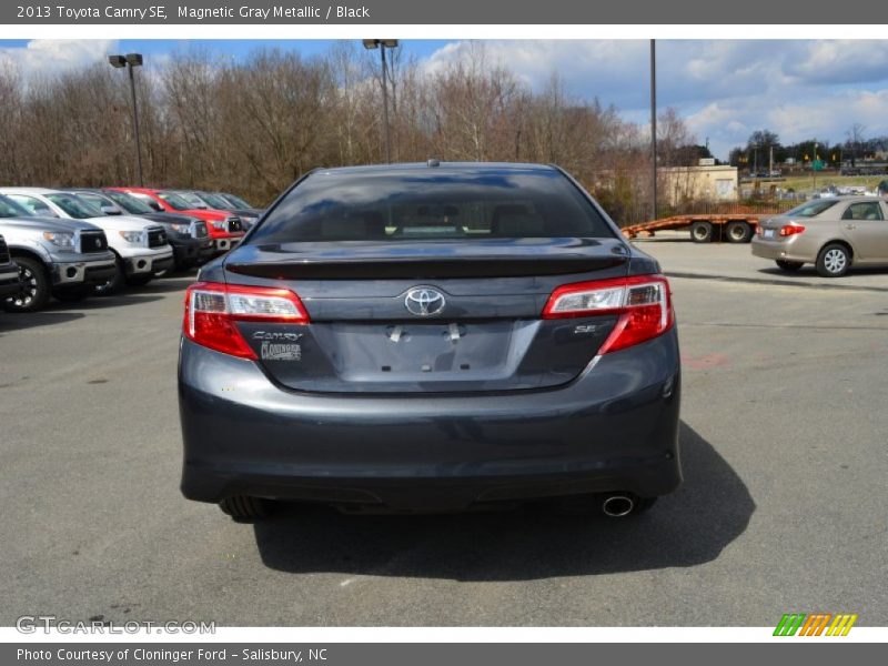 Magnetic Gray Metallic / Black 2013 Toyota Camry SE