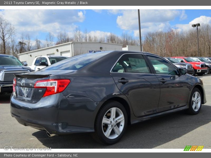 Magnetic Gray Metallic / Black 2013 Toyota Camry SE