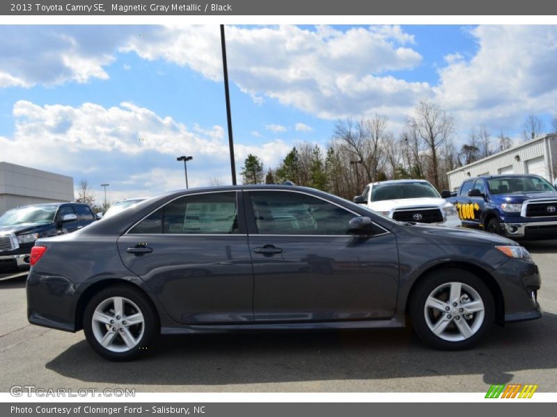 Magnetic Gray Metallic / Black 2013 Toyota Camry SE
