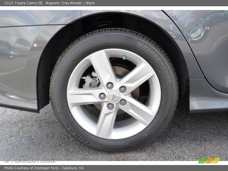Magnetic Gray Metallic / Black 2013 Toyota Camry SE