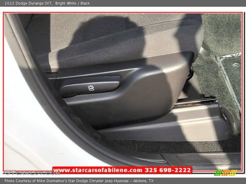 Bright White / Black 2013 Dodge Durango SXT