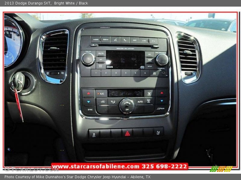 Bright White / Black 2013 Dodge Durango SXT