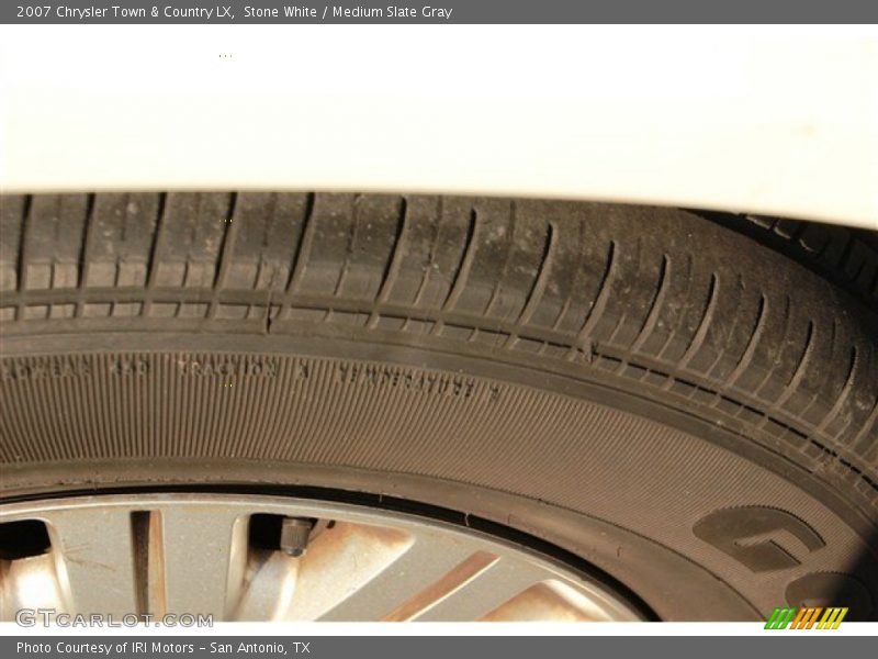 Stone White / Medium Slate Gray 2007 Chrysler Town & Country LX