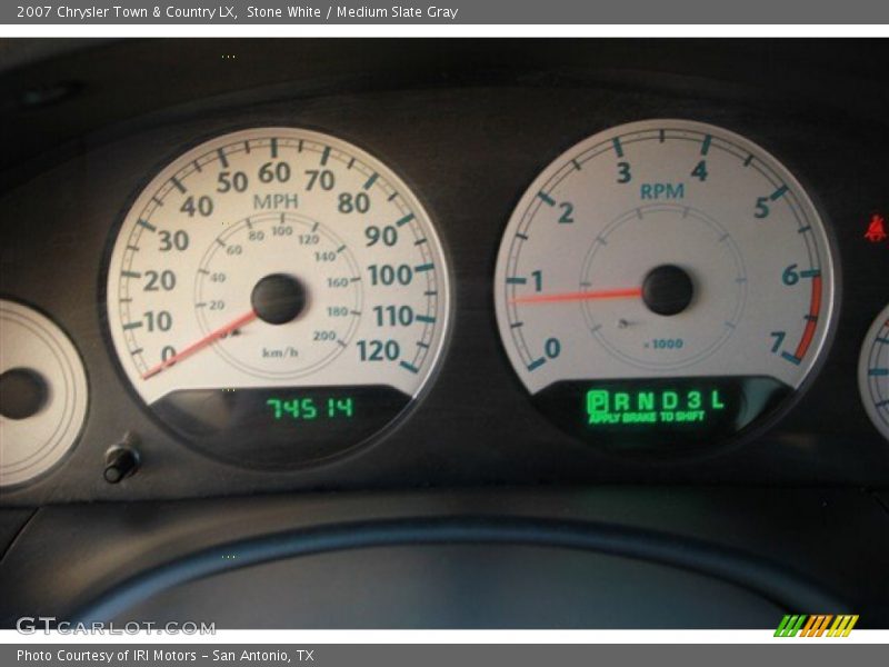 Stone White / Medium Slate Gray 2007 Chrysler Town & Country LX