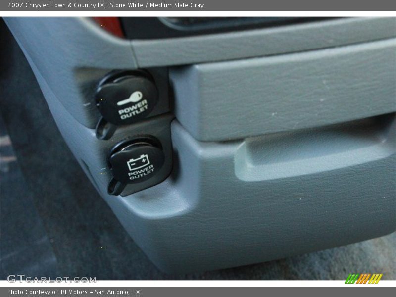 Stone White / Medium Slate Gray 2007 Chrysler Town & Country LX