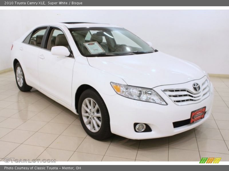 Super White / Bisque 2010 Toyota Camry XLE