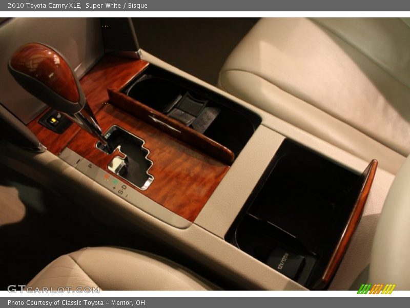 Super White / Bisque 2010 Toyota Camry XLE