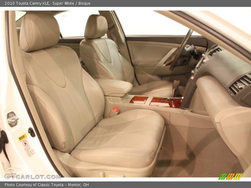 Super White / Bisque 2010 Toyota Camry XLE